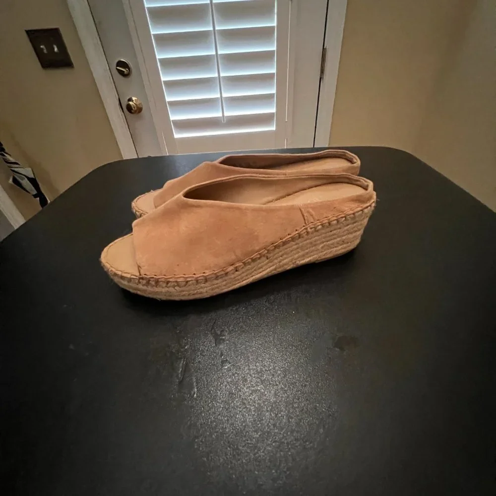 Franco Sarto Paige Platformsize 8.5 tan slippers sandals